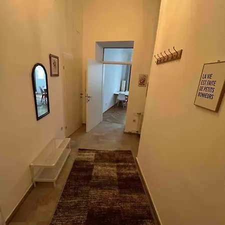 Authentic 2-Bedroom Apartment Vienna Exterior photo