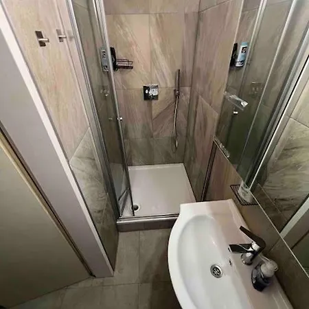 Authentic 2-Bedroom Apartment Vienna Exterior photo