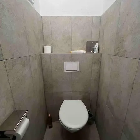 Authentic 2-Bedroom Apartment Vienna Exterior photo